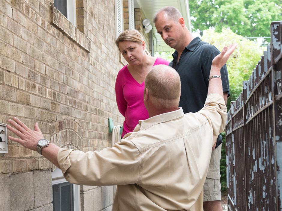 Make_It_Right's tweet image. Stay ahead of the game &amp;amp;avoid renegotiations by getting an inspection before selling your home ow.ly/PR5BK