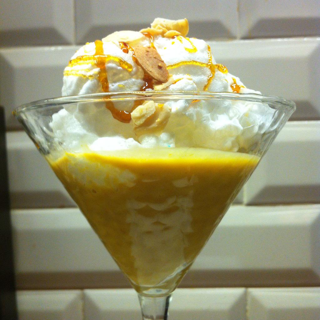 BetmonStephane's tweet photo. Iles Flottantes au caramel et lait d'amandes http://t.co/hEXtCPXyz0
