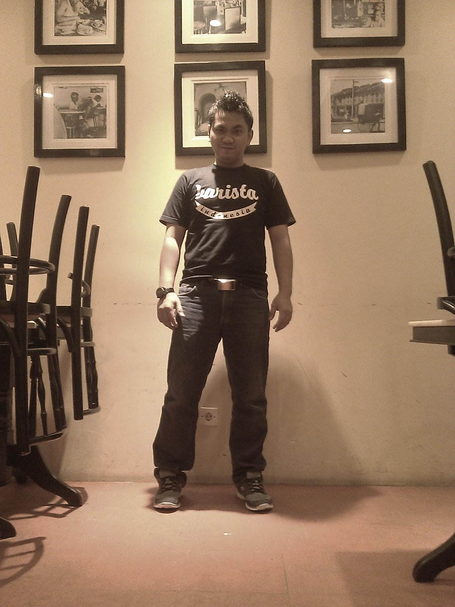 aL_2189's tweet photo. Barista Indonesia... http://t.co/GG9onqpQDc