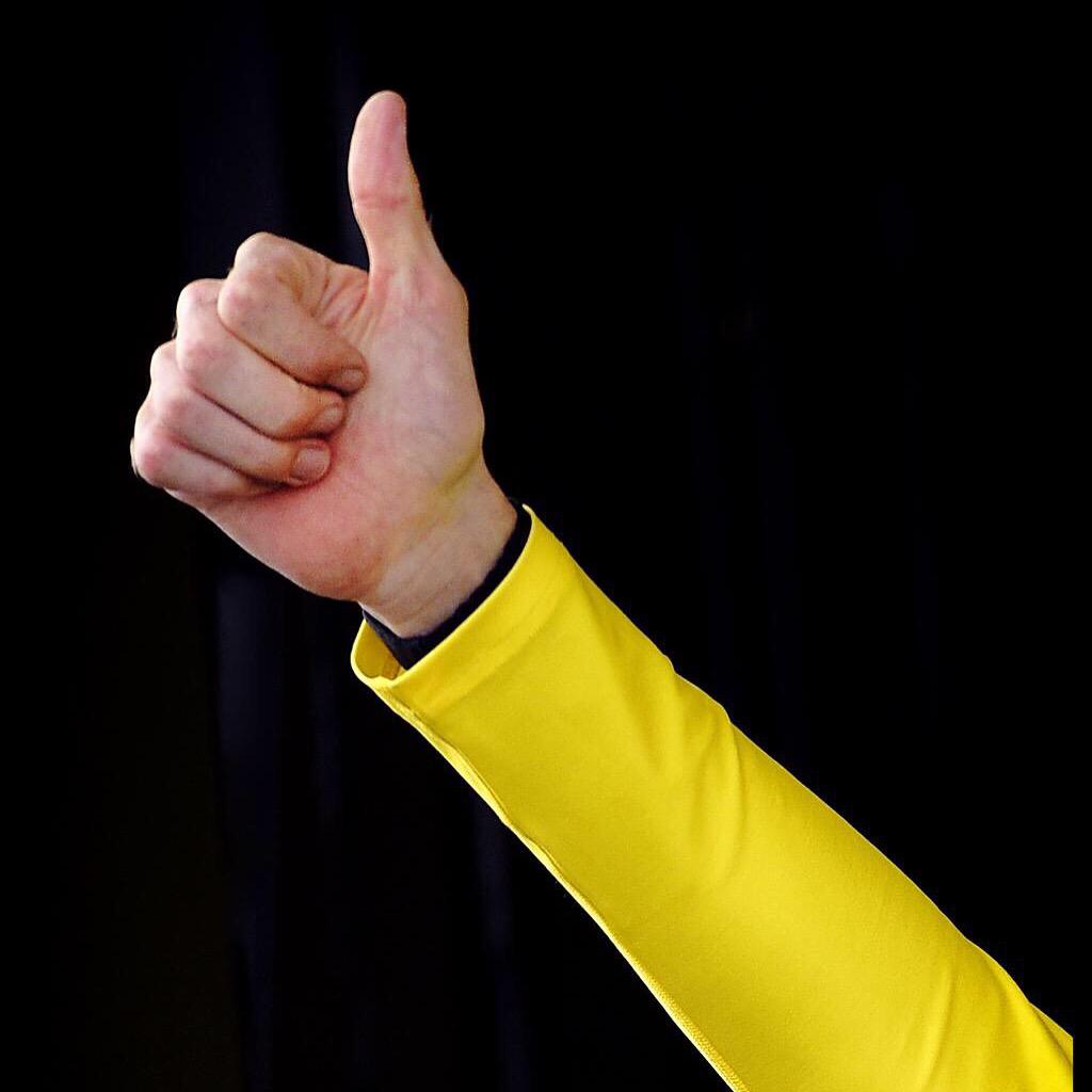 chrisfroome's tweet photo. Hakuna matata 👍😉
#TDF2015 #maillotjaune
Pic: @Yorick_32 #belgaimage http://t.co/PNcvMPBizJ