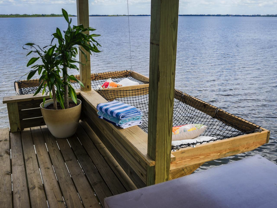 cottagelife's tweet photo. 9 unbelievable hammocks we want to nap in right now! 
 http://t.co/JrsE9MfdL2 http://t.co/0byJVJ910T