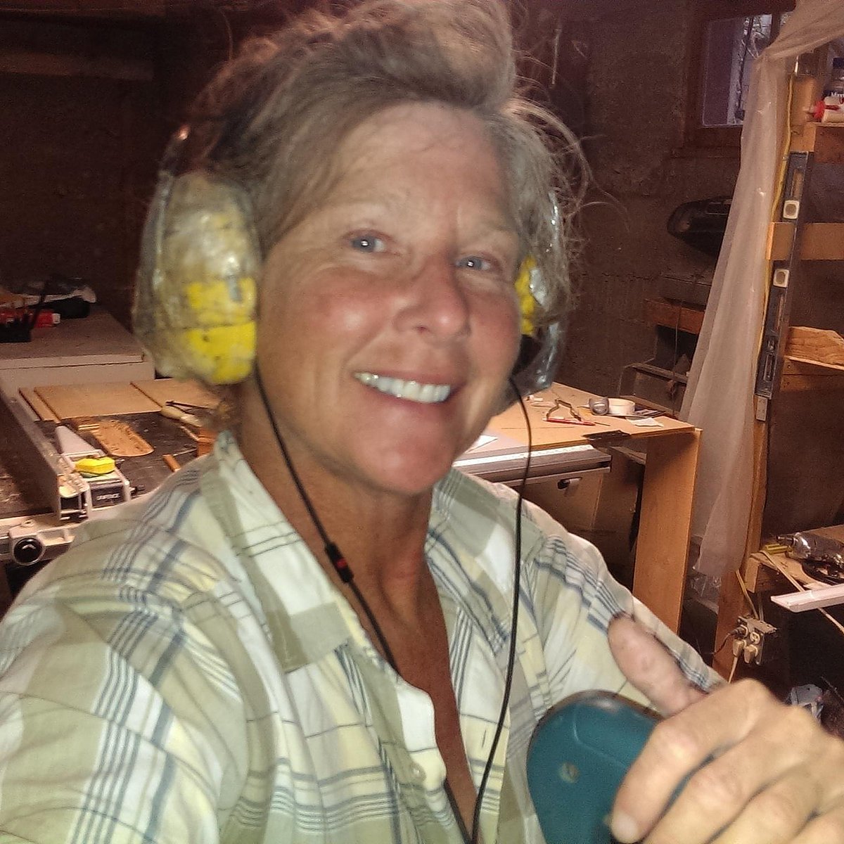 TreeChairs's tweet image. #whereilisten to music in nature.thru window behind me!  .try.try again!