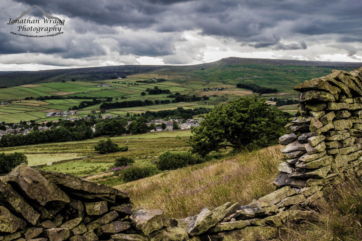 J_Wragg_Photos's tweet photo. Meltham and the surrounding countryside, West Yorkshire
#HelloMeltham #Meltham #iLoveHD #BuzzYorkshire http://t.co/cfZDhZKlM2
