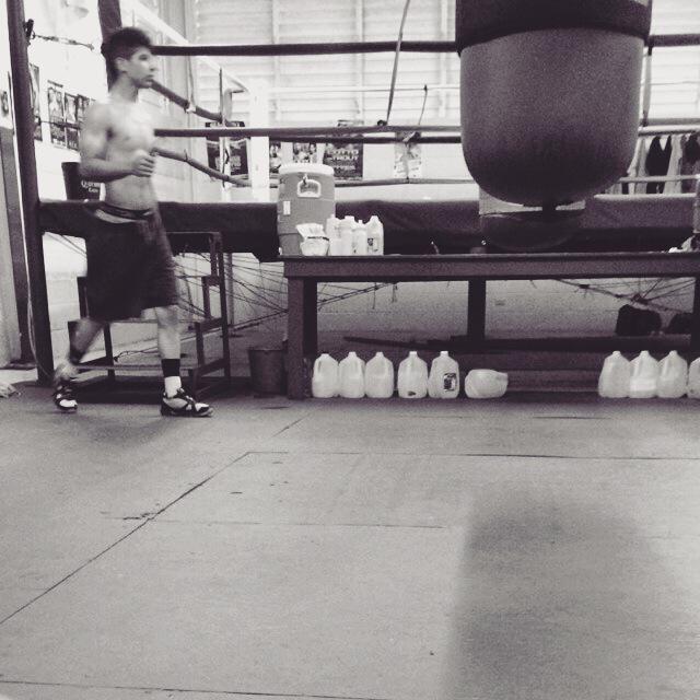 RJOficialPR's tweet photo. #hardworkandedication #Focus #boxing http://t.co/Pn544BgaDl