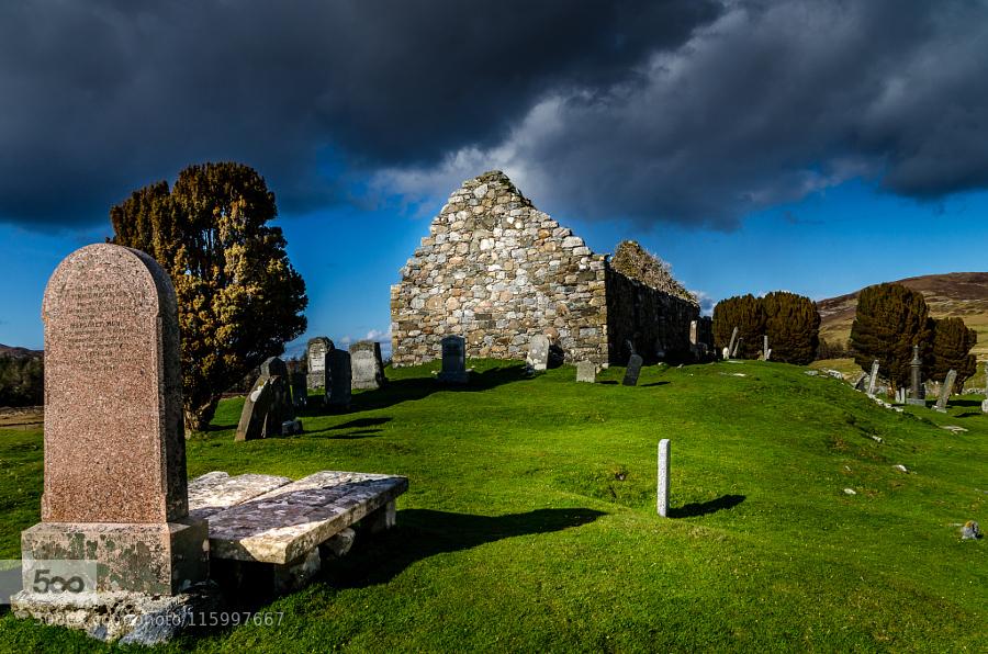 Very old Church on the Isle of Skye. by gardenhs #photo  rt <a href="/ZaibatsuPlanet/">#LuxuryTravel</a> <a href="/GWPStaff/">GWPstaff</a> <a href="/YogaArmy/">Sebastian St. George</a>