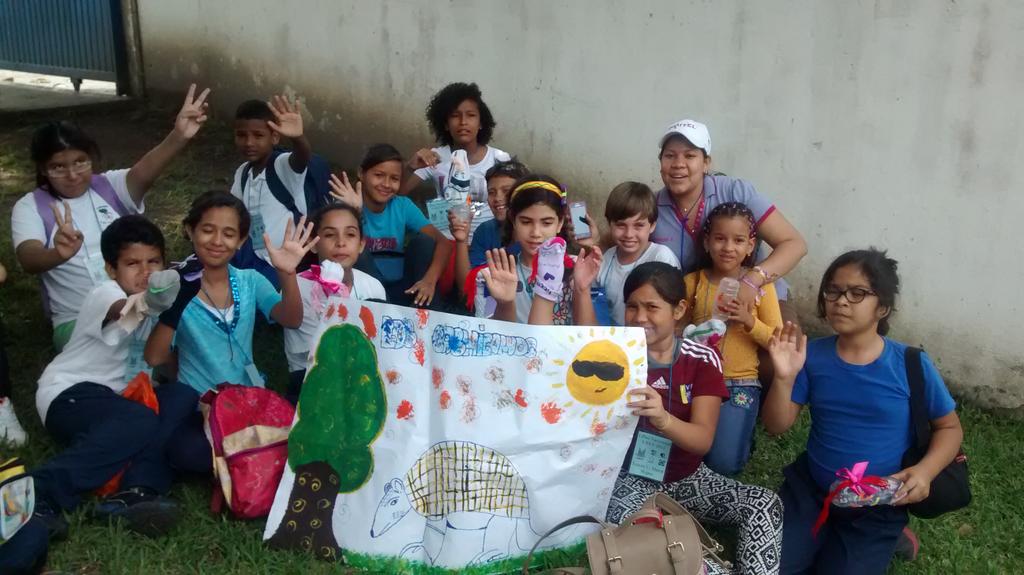 Trabajo de equipo por las sonrisas de nuestros niños. <a href="/Sutrauney/">Trabajadores  UNEY</a> <a href="/uney_cehotur/">UNEY CEHOTUR</a> <a href="/aliktuney/">coord culturauney</a> <a href="/gersn_melendez/">Gerson</a> <a href="/greciag25/">grecia gonzalez</a>