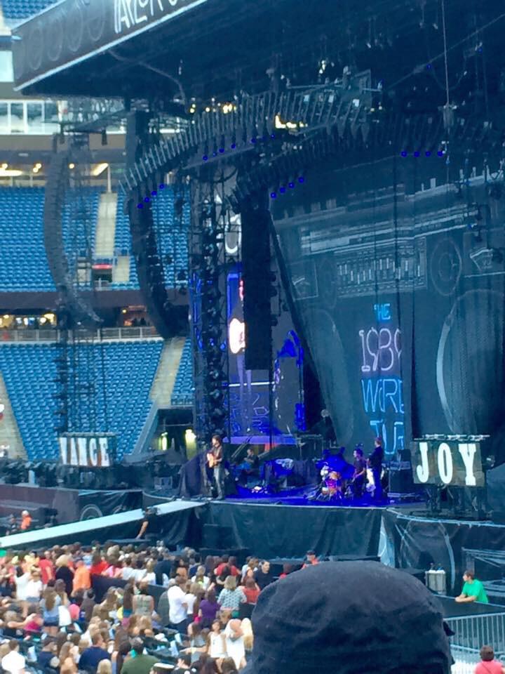 1989Updatestour's tweet photo. More Photos of Vance Joy performing tonight! #1989TourFoxborough http://t.co/NqD3BYX5Rt