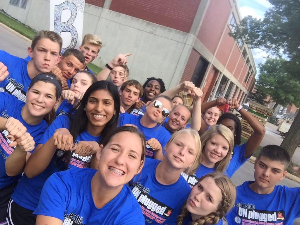 _ughmelissa's tweet photo. The most beautiful (inside and out) group of people you will ever meet #Unplugged15 #councilB http://t.co/XMI4QpVu4m