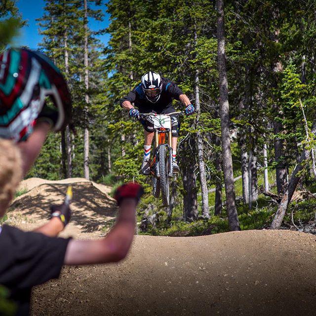 RedBullCO's tweet image. #CFFest is in full swing! @jaymovision charging @trestlebikepark @winterparkresort! #goprohero4session #MTB #👐