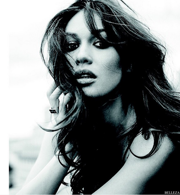 AMAZING photo of <a href="/OlyaKurylenko/">Olga Kurylenko</a> for her interview for <a href="/VogueSpain/">Vogue España</a>!