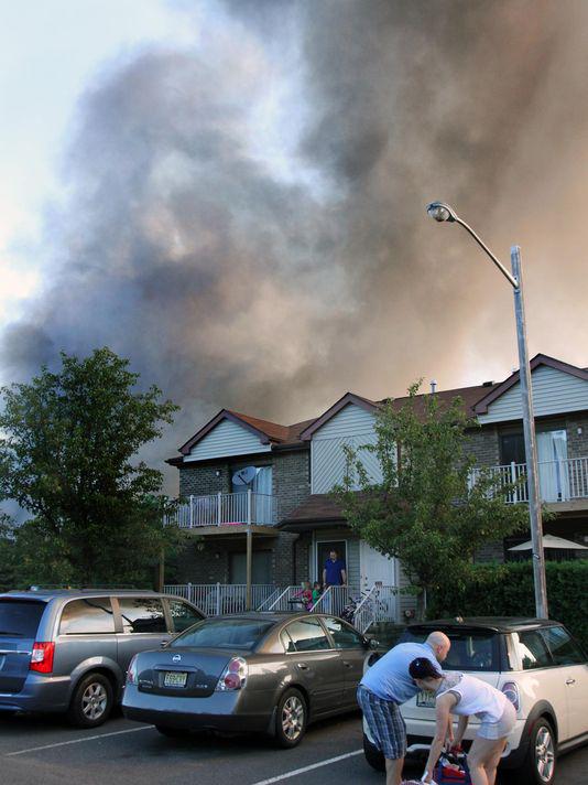 Huge North Brunswick fire keeps residents out of homes mycj.co/1HYtyBH