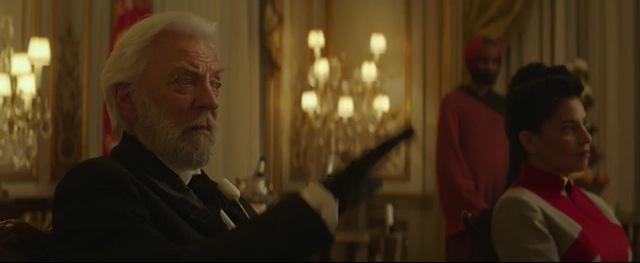 mayaureum's tweet photo. «TONIGHT TURN YOUR WEAPONS TO THE CAPITOL, TURN YOUR WEAPONS TO SNOW»
#MockingjayPart2Reactions http://t.co/8zGoIqr4Jh