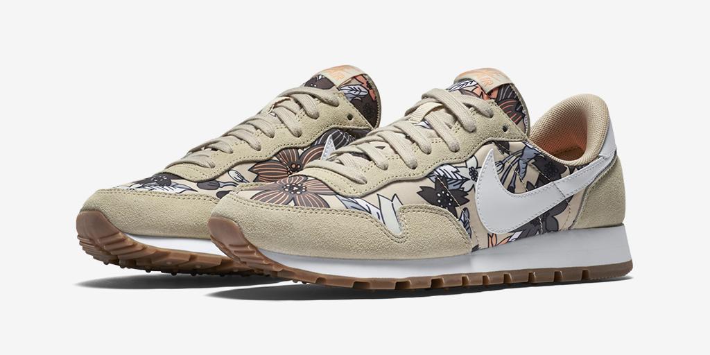 nikestore's tweet image. Classic style. Tropical twist. Shop floral prints from @nikesportswear here swoo.sh/1OCLy9h
