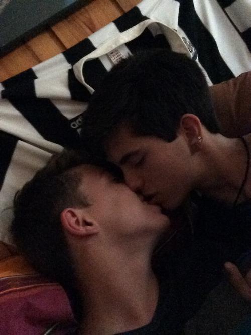 buchmannVilmaT's tweet photo. Seja como for, toda forma de amor é válida! http://t.co/DpeSe5WL6I