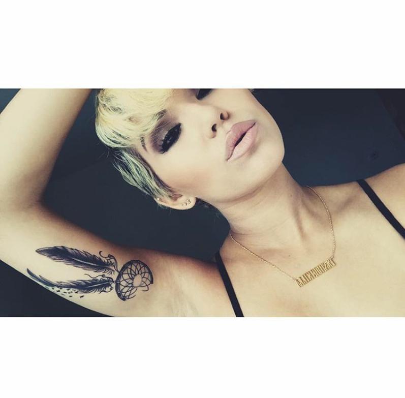 New fake
Rt please 💘