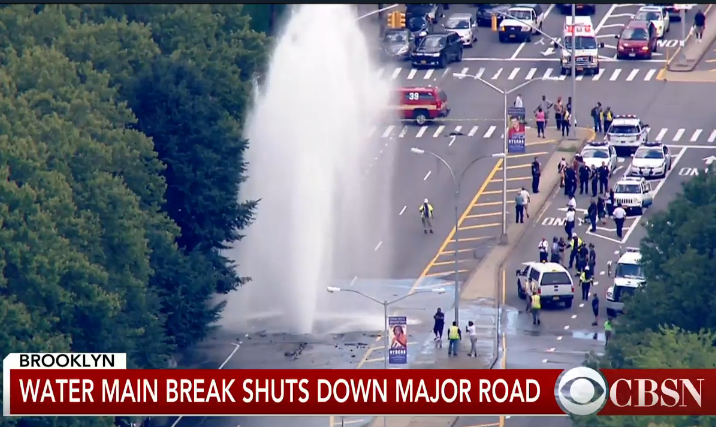 CBSNews's tweet image. WATCH LIVE: Water main break in Brooklyn, NY, shooting water 40 feet into the air cbsn.ws/1GLG3yr