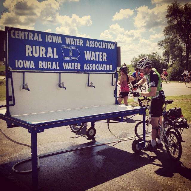 cleverbee's tweet photo. Water...so fresh, so clean. Thankyou #Ragbrai2015 #RaphaRising #couragecyclists http://t.co/HpC6egpFOx http://t.co/vQ86m2kWNM