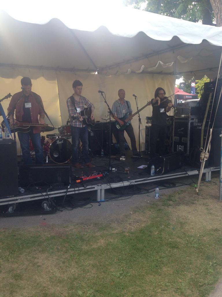 MDarcyMusic's tweet photo. #BeerMe #irishpavilion #tobeerfest @TOBeerFestival #MichaelDarcyMusic on NOW! http://t.co/jKBNn63rhM