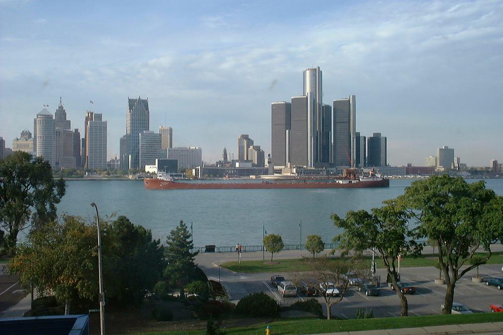 VICE's tweet photo. Windsor can't handle how noisy Detroit is because Canadians are babies http://t.co/A5V6f9yGAe http://t.co/qNrFooCNET