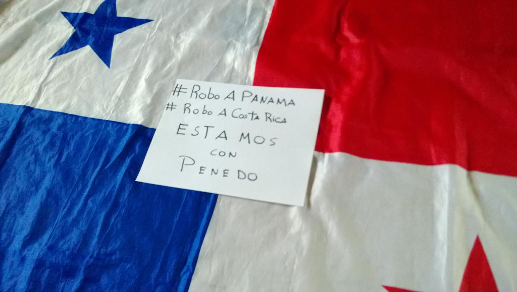 TrendingsPanama's tweet image. Estamos con Penedo y nuestros héroes!. #RoboAPanama #RoboACostaRica #FutbolConDignidad #MalditaCorrupcion