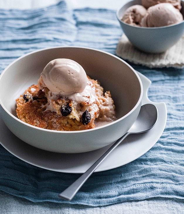 GourmetTweets's tweet photo. Bread pudding + caramel ice-cream. Yes! http://t.co/WVjZZML7Ng http://t.co/Ud8eWrK0Cy