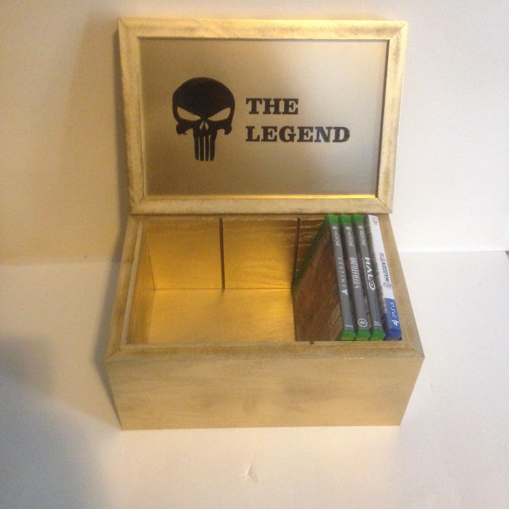 CoreyJo11697810's tweet photo. Any gamers out there?  The video game #MagCases are designed for games.  Will hold around 18 games. http://t.co/rLQiKqrRza