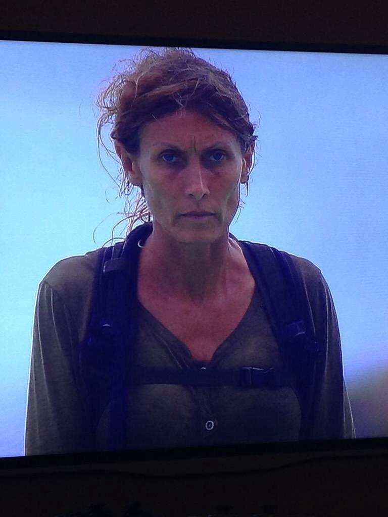 nicolasvlln's tweet photo. T'imagines tu te réveilles et tu vois cette tête au dessus de ton lit mdr #KohLanta 😂 http://t.co/IDIPyhsPGi