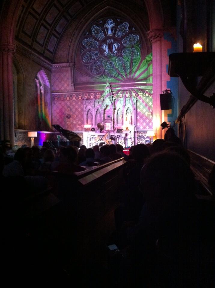 2BiBrandStylist's tweet photo. Wow! Wonderful music and singing from Cara Dillon and friends @TheConventVenue #liveMusic #2binspired http://t.co/EjUjDosMlA