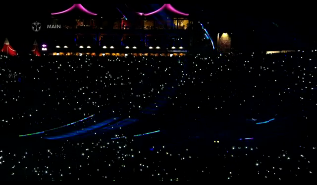 Scoms_3's tweet photo. @tomorrowland @steveaoki http://t.co/dopm0DgacU