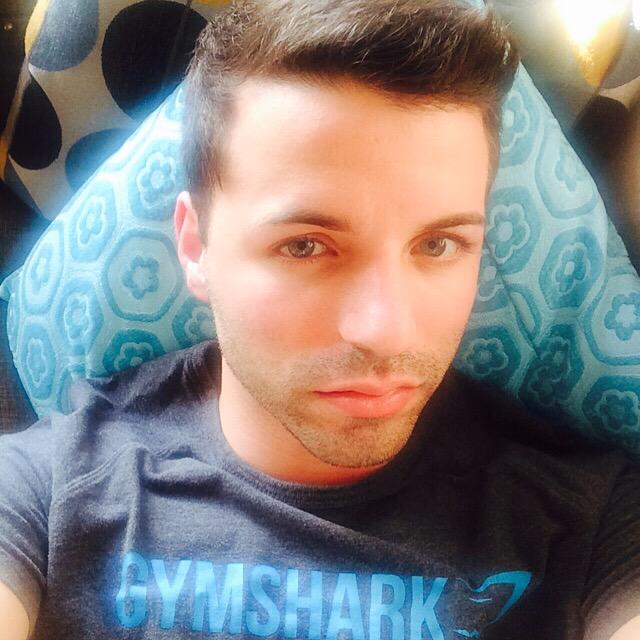 JohnnyiStud's tweet photo. #nofilter #flawless #iwokeuplikedisss #gayboy #gymshark #fitness #need2run #mustbeskinny #actor #model #ModelSearch http://t.co/icbFRxSDwt