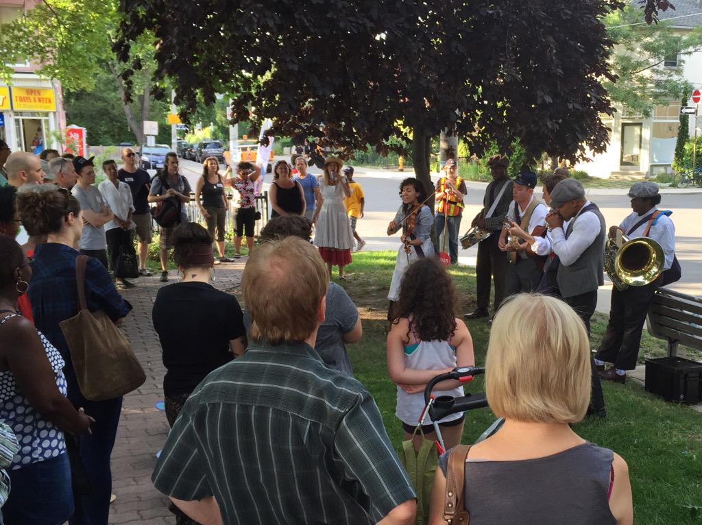 jenniferhollett's tweet photo. Enjoying @thepostmanwalks Theatre in Harbord Village about Albert Jackson, Toronto’s first black postman. #UniRose http://t.co/Phzyts4pTr