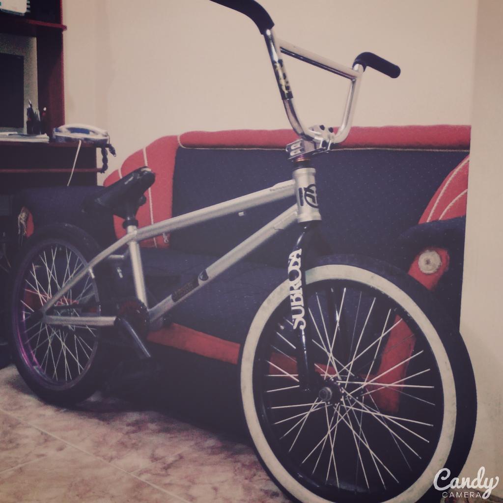 Moreno18N's tweet photo. Lo mas hermoso ✌✌#bmx #mybike #instabmx #freedbikes http://t.co/2DvCaUYfiz
