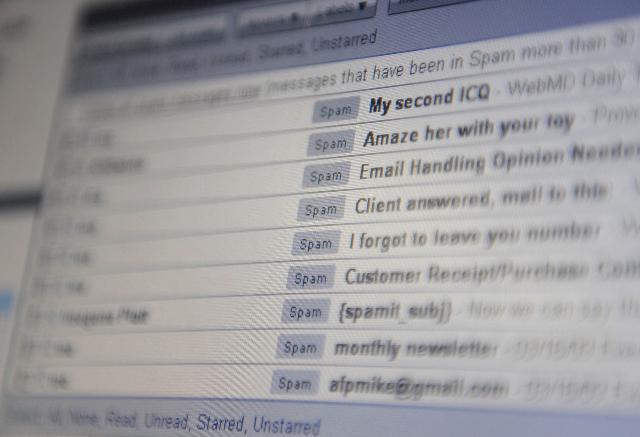 ForbesTech's tweet photo. The rate of spam emails has fallen below 50% for the first time since 2003: http://t.co/zxTx1tmIKl http://t.co/7MahrjZXps