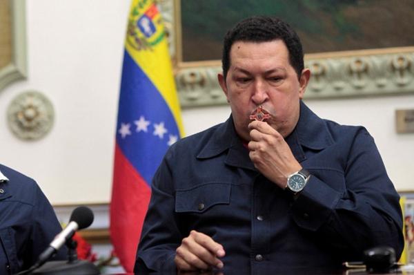 ElCapitanColon's tweet photo. Dejé a mi Carabela en La Guaira con alguien que la dejaba bien cuidá' para llegarme a la #NatalicioDelLibertadorRumba http://t.co/UbI6bKLxkz
