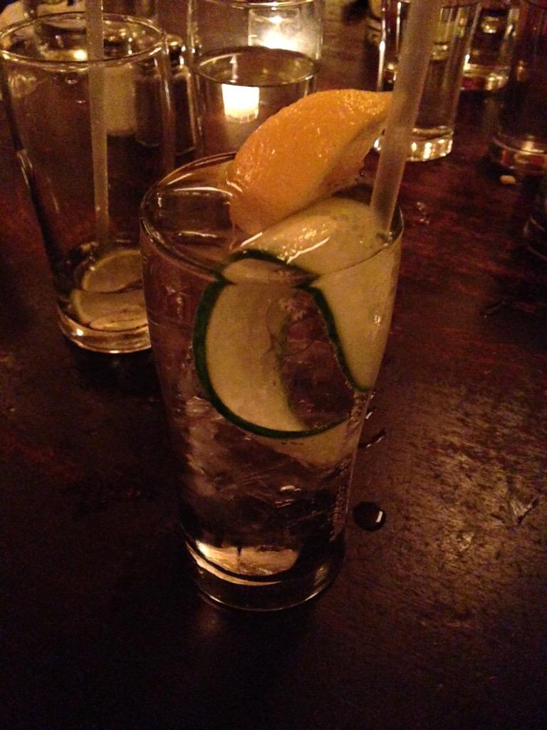 Ya lleguen <a href="/alejandroberry/">Alejandro Berry</a> <a href="/AlanaBerryG/">Alana Berry</a> #poreltri #vengaaaaa <a href="/rodrigo2392/">Rodrigo González</a> <a href="/hikg10/">Hector Gonzalez</a>