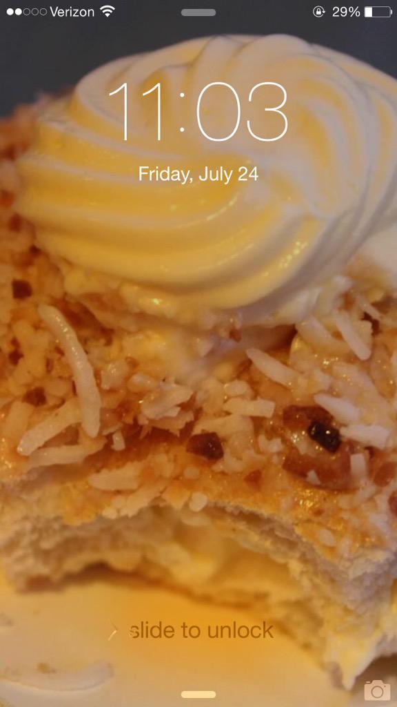 miscmaylee's tweet image. My lock screen is shamelessly SCHOOL BREAD. 😍😍😍😍😍😍
@schoolbread