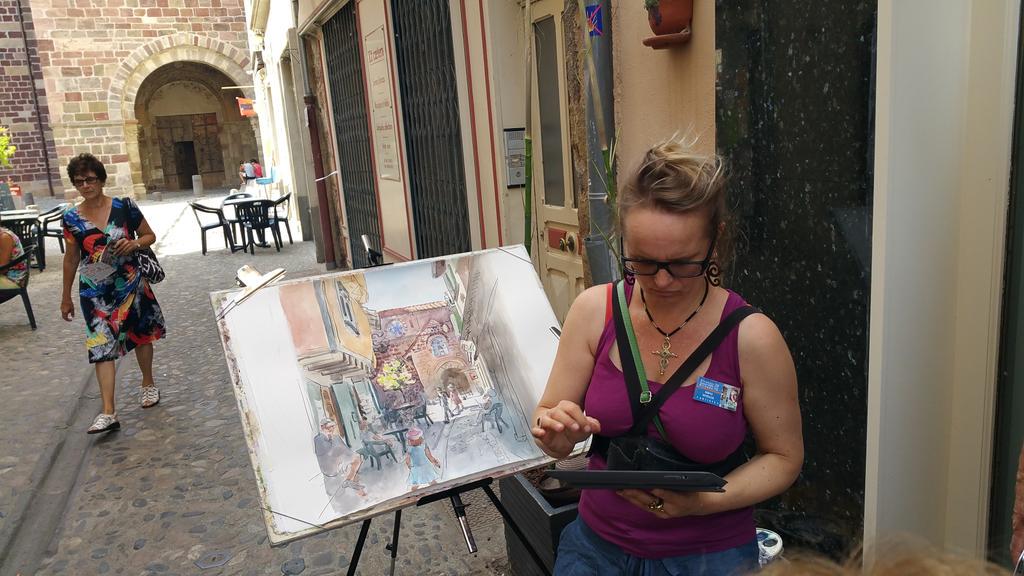 BiennaleBrioude's tweet photo. #aquarellebrioude #BAB2015 encore une journée pour profiter des animations et des oeuvres.
http://t.co/0sln61CEPc http://t.co/cCbEbjcPWd