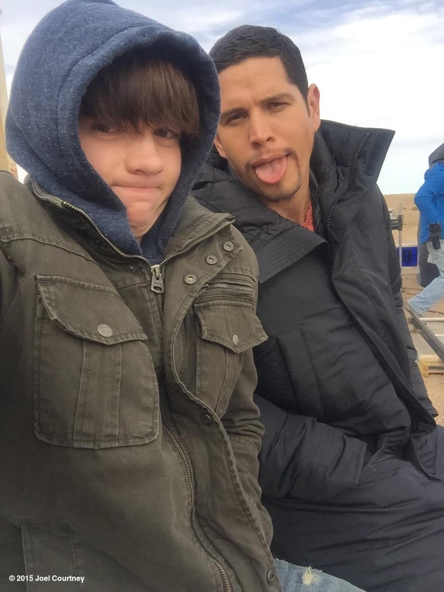 Behind the scenes. #TheMessengers finale. Freezing to death on set! With @PardoJD
