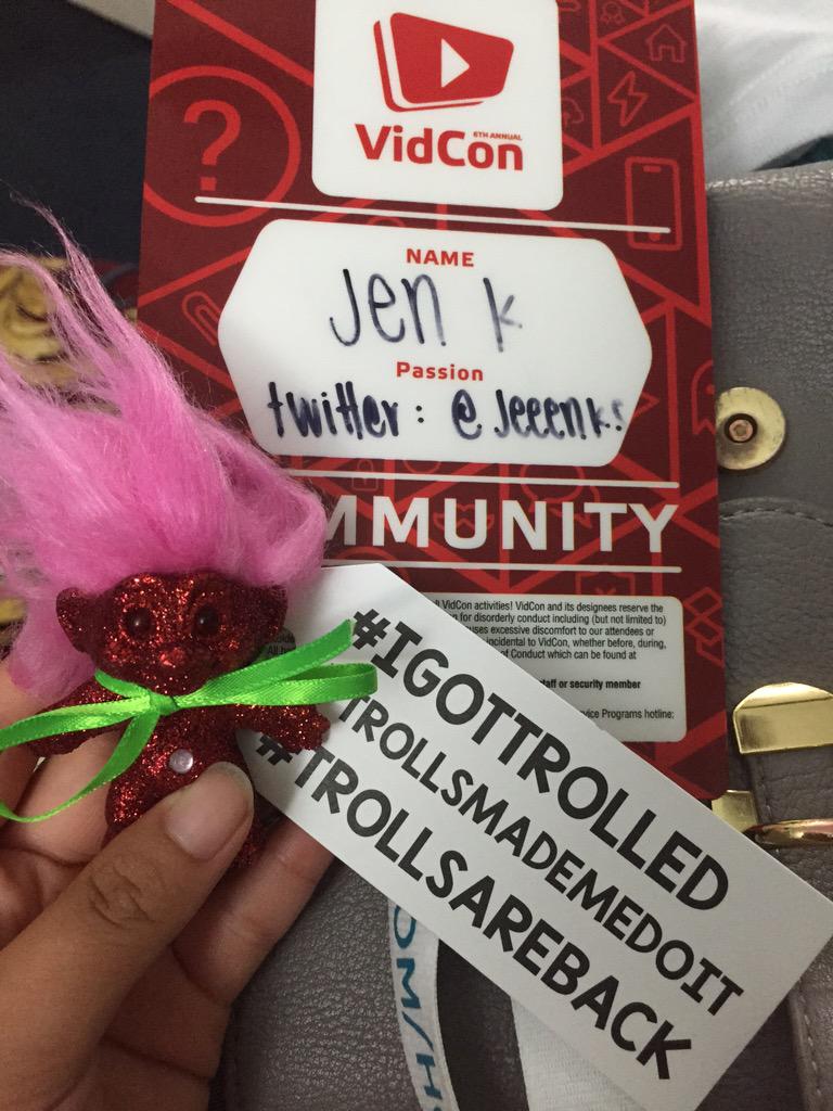 Jeeenks's tweet photo. On Day 2 of #VIDCON2015 #IGOTTROLLED π http://t.co/juPq36Va55