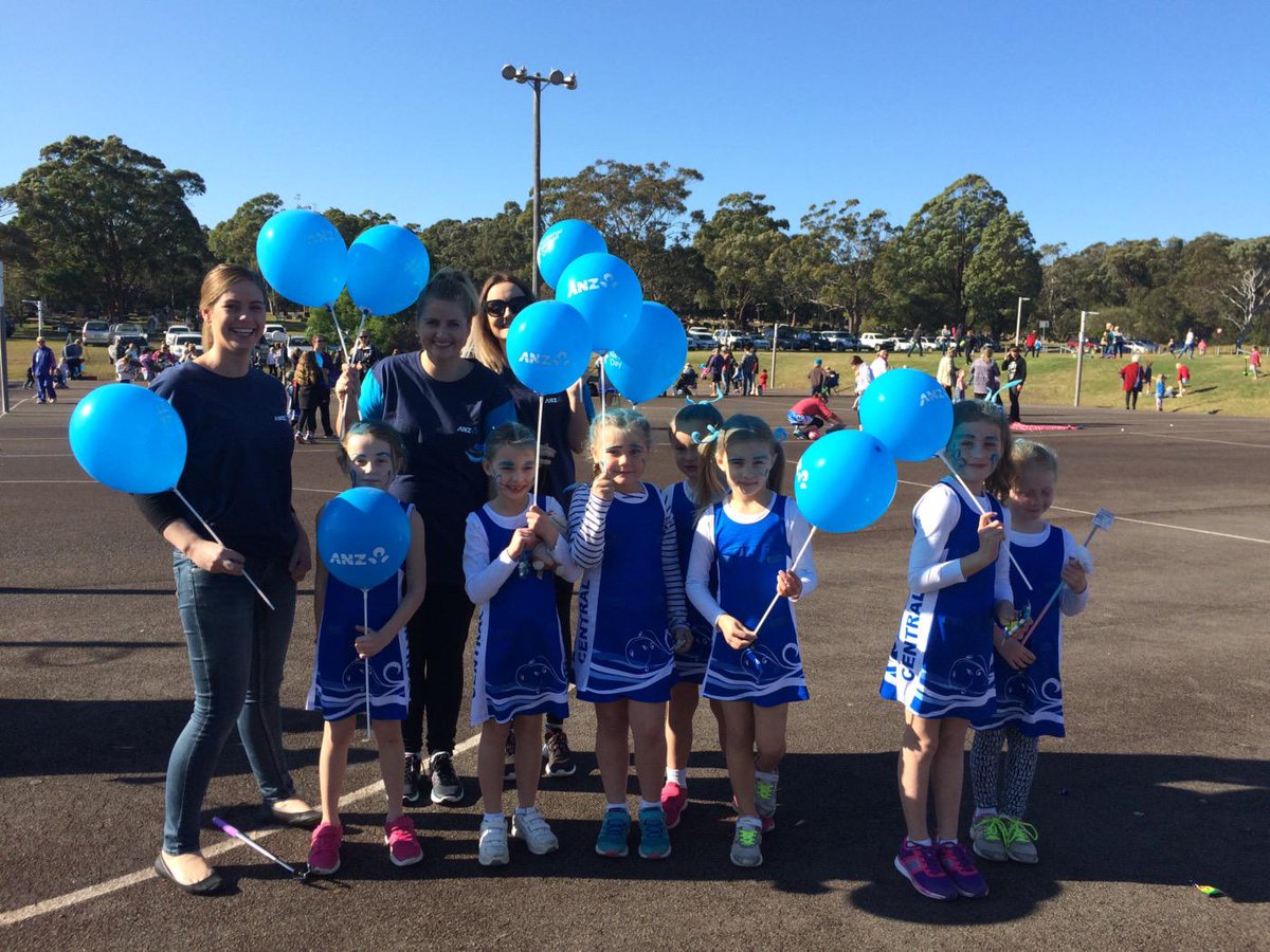 goldsmith_rhea's tweet photo. #nationalnetballday with some of our #netsetgo players @ANZ_AU @leiahunt http://t.co/W73WY5aNOu