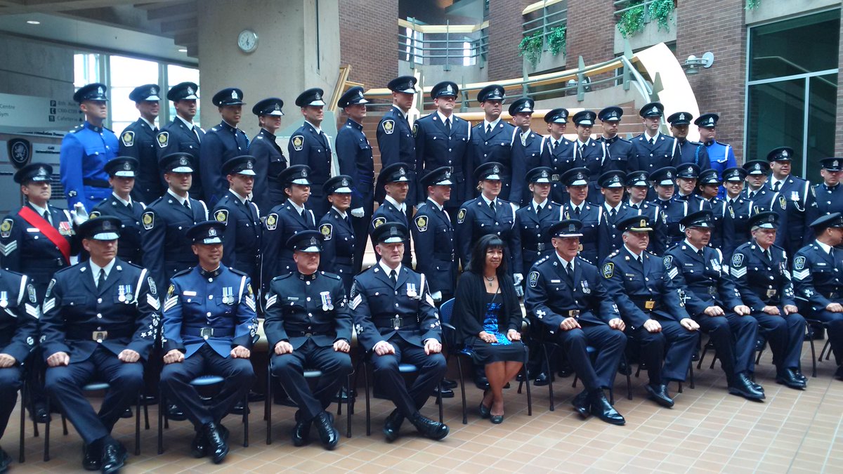 AdamPalmerRCMP's tweet image. Warm welcome to 25 of @VancouverPD finest graduating from the @JIBCnews #PoliceAcademy #Class147 today!