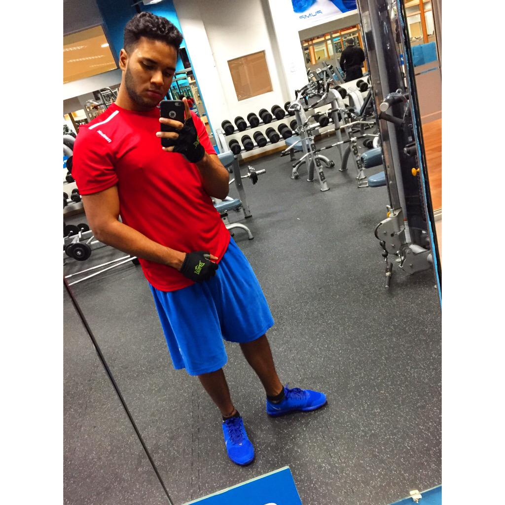 BryanBatistax3's tweet photo. #CuerpoHotClaro allá vamos 🏃🔥🔥🔥 http://t.co/XrPgR7tOXm