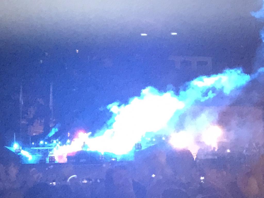 Devouring__'s tweet image. #partytime #GigiDag #Varesecity