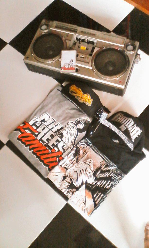 MCF lg prepare untuk the next video . So kepalkan jari untuk menyambut video ini . Respect everyone!