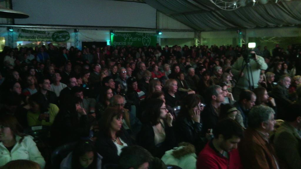 ValeriaArata's tweet photo. Presentación de candidatos del Frente Renovador de Junin. Hay equipo! #Meoni2015 http://t.co/HjMW1VFOCO
