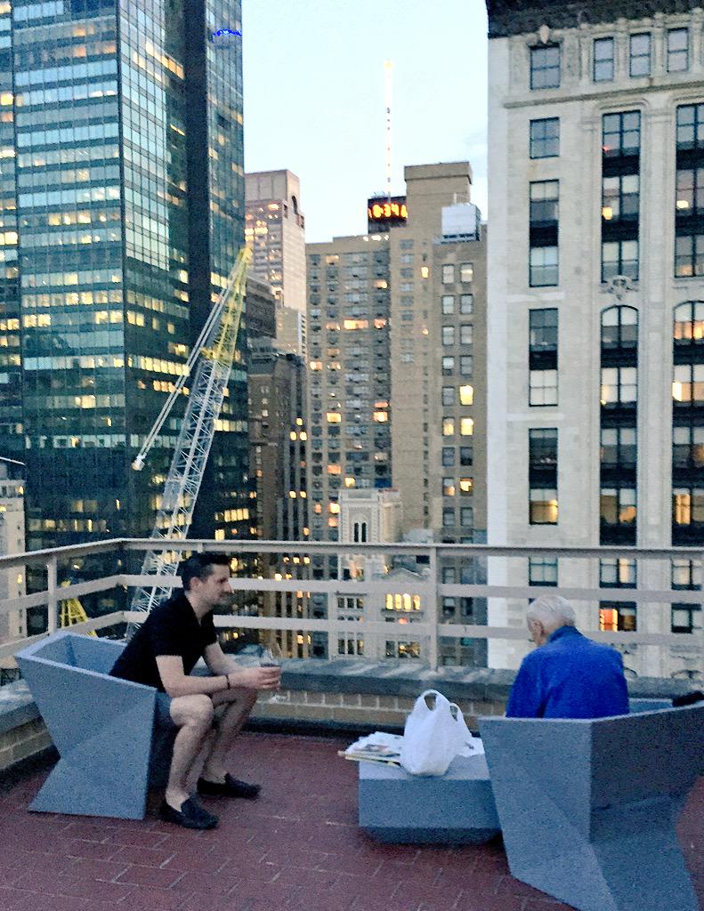 cdonn878's tweet image. Meeting a neighbor #bluejacket #NYTfashion #kids #legend