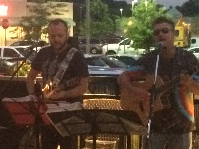 FionnsKitchener's tweet photo. Beautiful night for some $5 Pints! #FionnsKitchener #livemusic #kitchenermusic @Juneyt #publife http://t.co/aXFbzghfCM