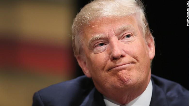 CNN's tweet image. .@realDonaldTrump's campaign bars Iowa's largest newspaper from event after critical editorial cnn.it/1MsCgyh