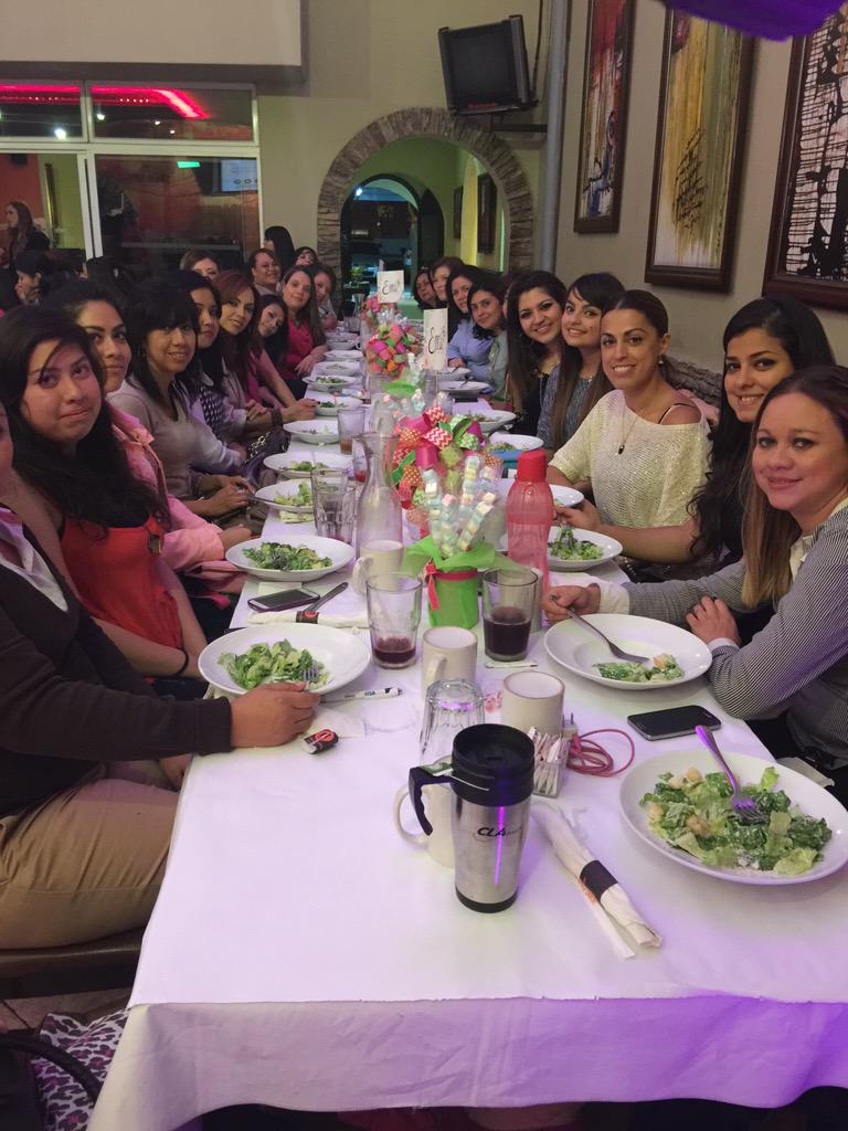 EllaPlena's tweet photo. Ya listas para una deliciosa cena! #afteroffice #RelaxAndFun #ellaplena http://t.co/K2RSfOnRPX