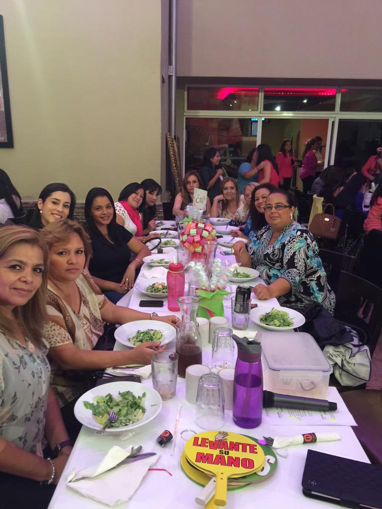 EllaPlena's tweet photo. Ya listas para una deliciosa cena! #afteroffice #RelaxAndFun #ellaplena http://t.co/K2RSfOnRPX